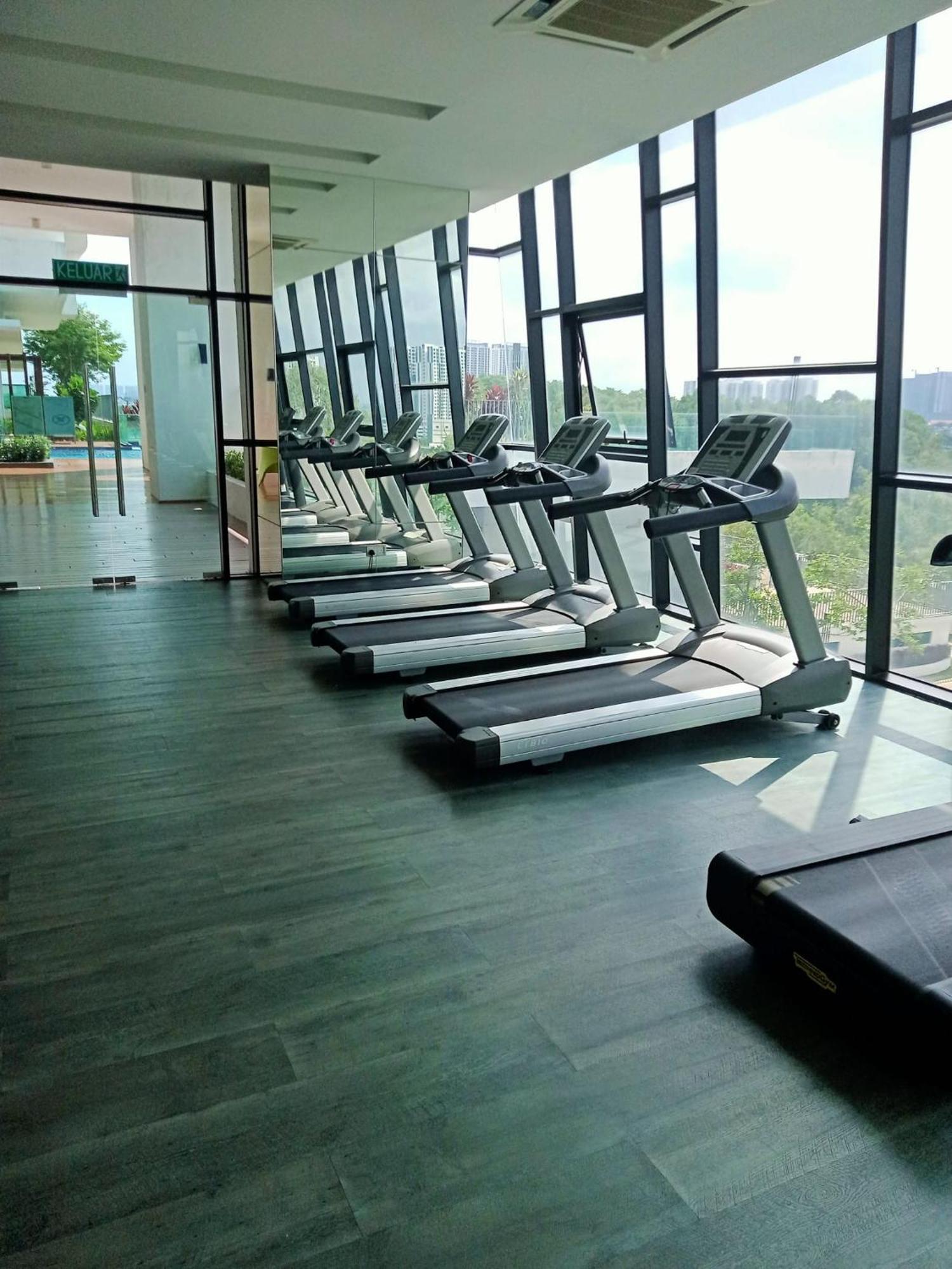 Pangsapuri Mid Valley Southkey Mosaic 2br With Wifi 5-7pax *